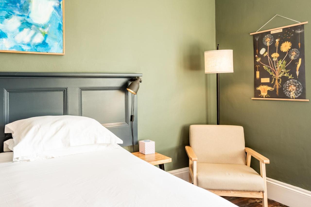 The Old Vicarage Bed & Breakfast Moylgrove Ngoại thất bức ảnh