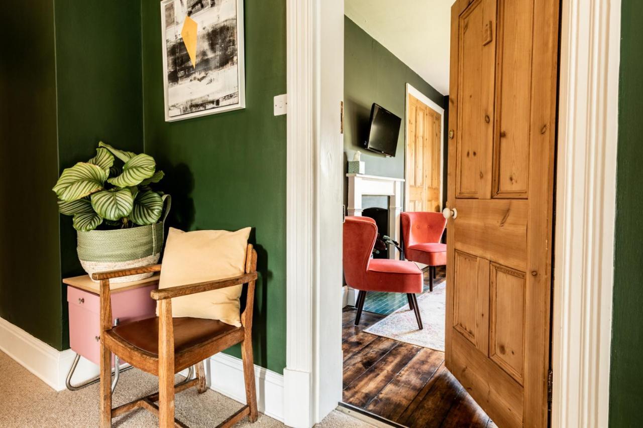 The Old Vicarage Bed & Breakfast Moylgrove Ngoại thất bức ảnh