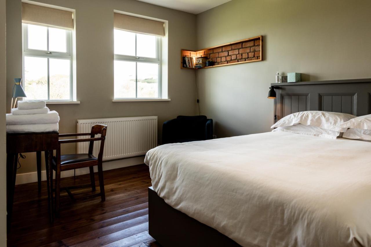 The Old Vicarage Bed & Breakfast Moylgrove Ngoại thất bức ảnh