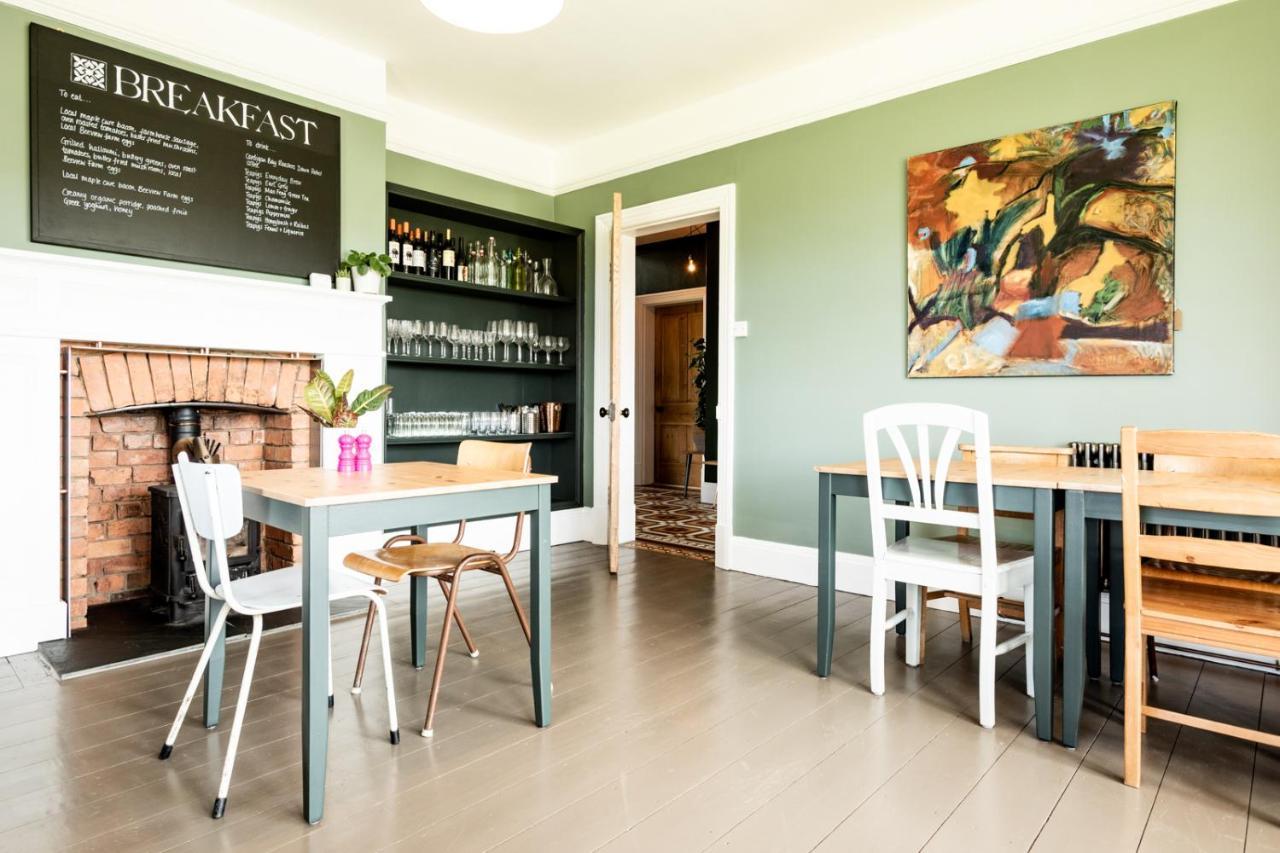 The Old Vicarage Bed & Breakfast Moylgrove Ngoại thất bức ảnh