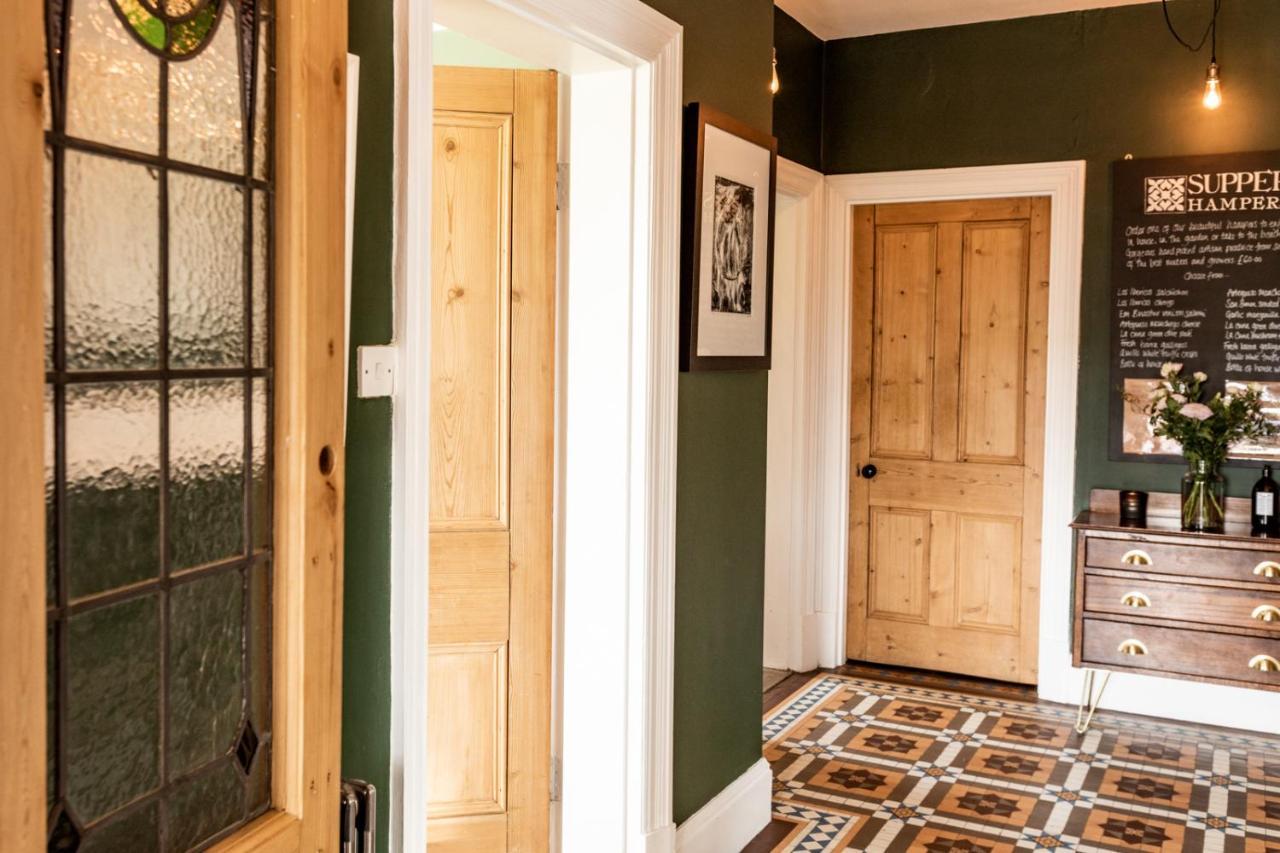 The Old Vicarage Bed & Breakfast Moylgrove Ngoại thất bức ảnh