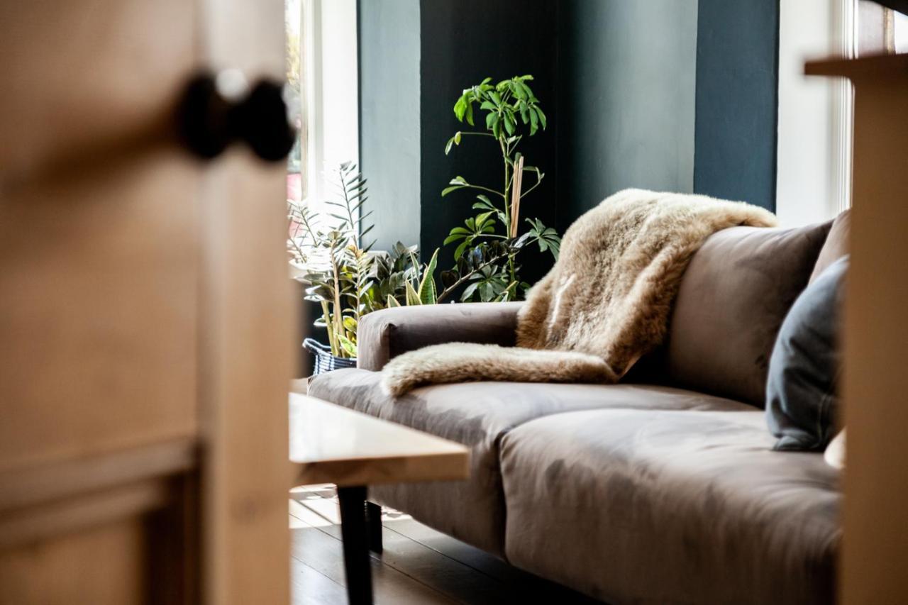 The Old Vicarage Bed & Breakfast Moylgrove Ngoại thất bức ảnh